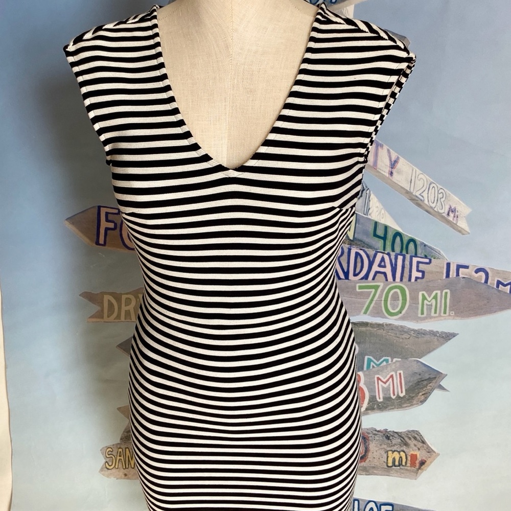 Ann Taylor Loft black/white 00 Petite dress